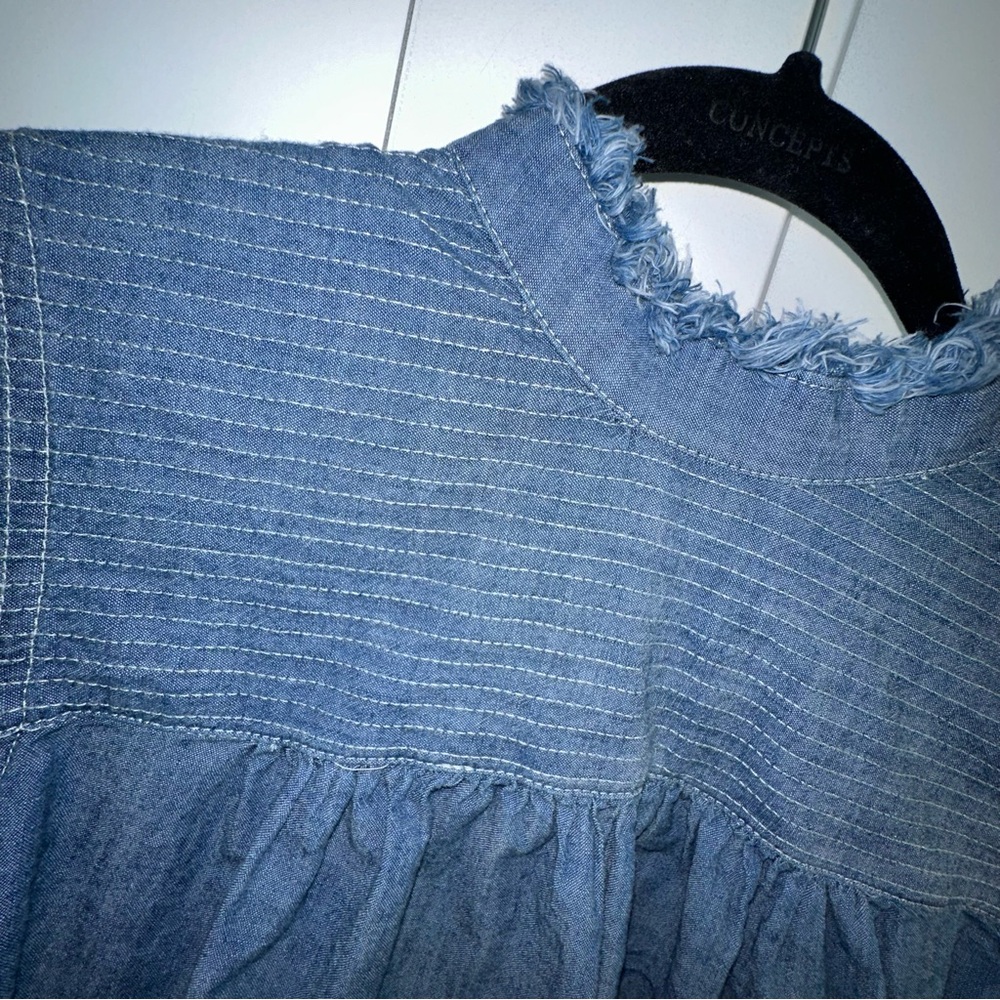 Women's Gap Tie Back Denim Chambray Top - Size M/T - Picture 2 of 8